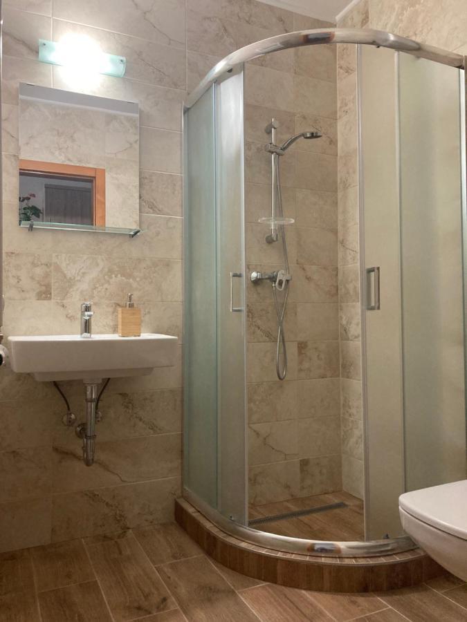 Castellum Apartmanhaz Дьюла Екстер'єр фото