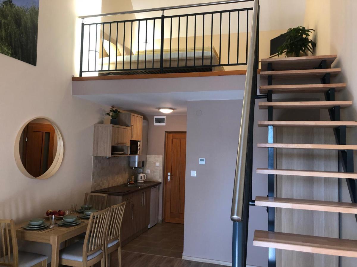 Castellum Apartmanhaz Дьюла Екстер'єр фото