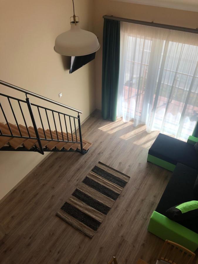 Castellum Apartmanhaz Дьюла Екстер'єр фото